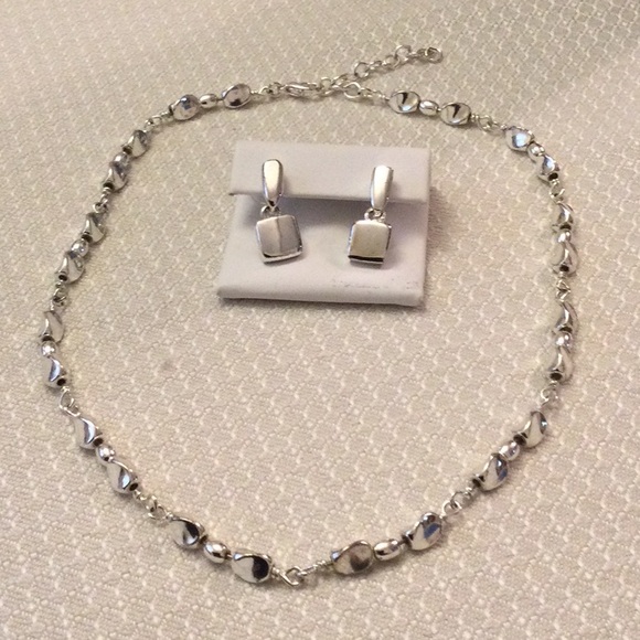 Jewelry - Silver necklace and earrings set